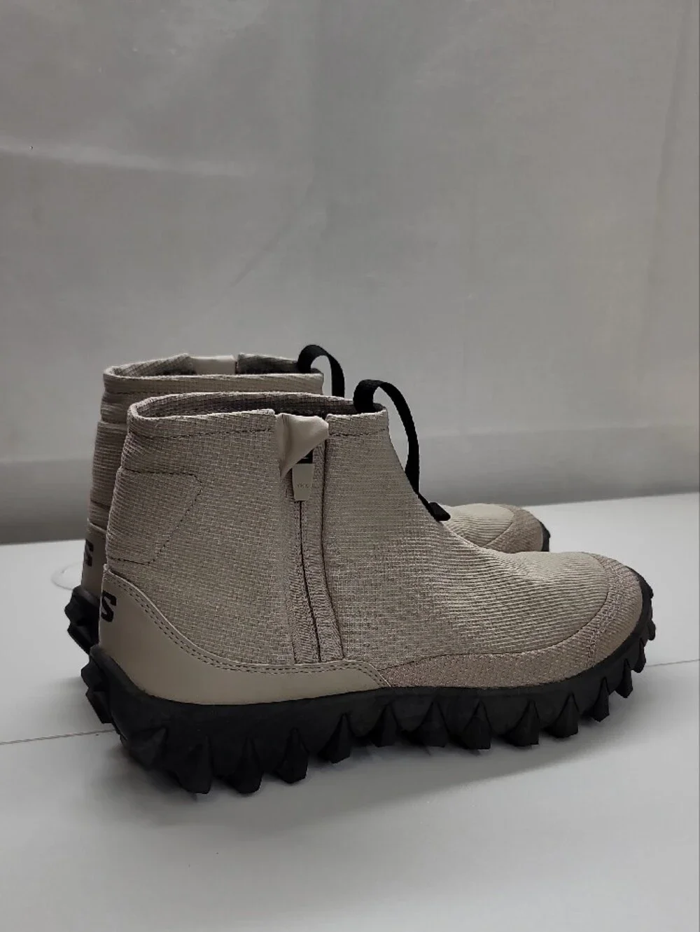 Salomon Snowclog Mid boots 8.5